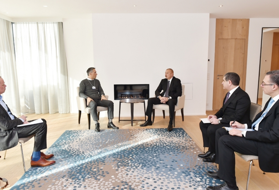 Präsident Ilham Aliyev trifft sich mit CEO von Signify in Davos VIDEO