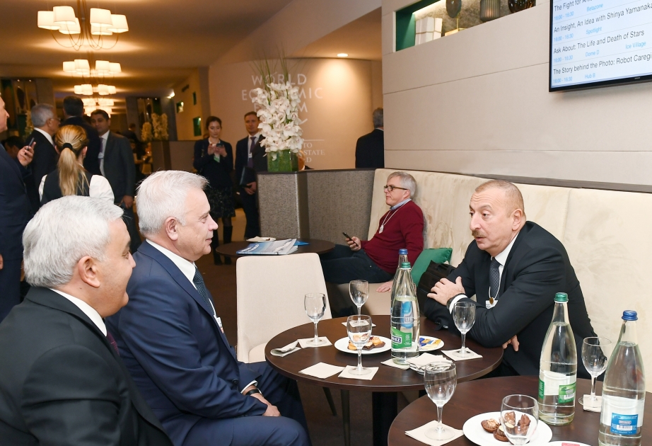 Aserbaidschans Präsident Ilham Aliyev trifft sich mit LUKoil- Präsident in Davos VIDEO