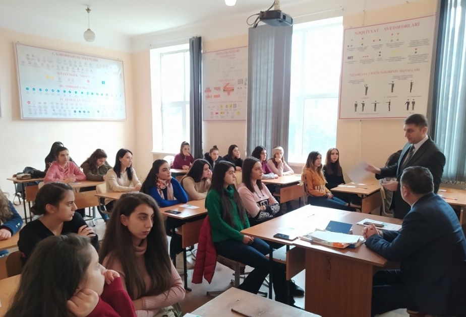 Sumqayıtda ilk dəfə səs verəcək tələbələr maarifləndirilib