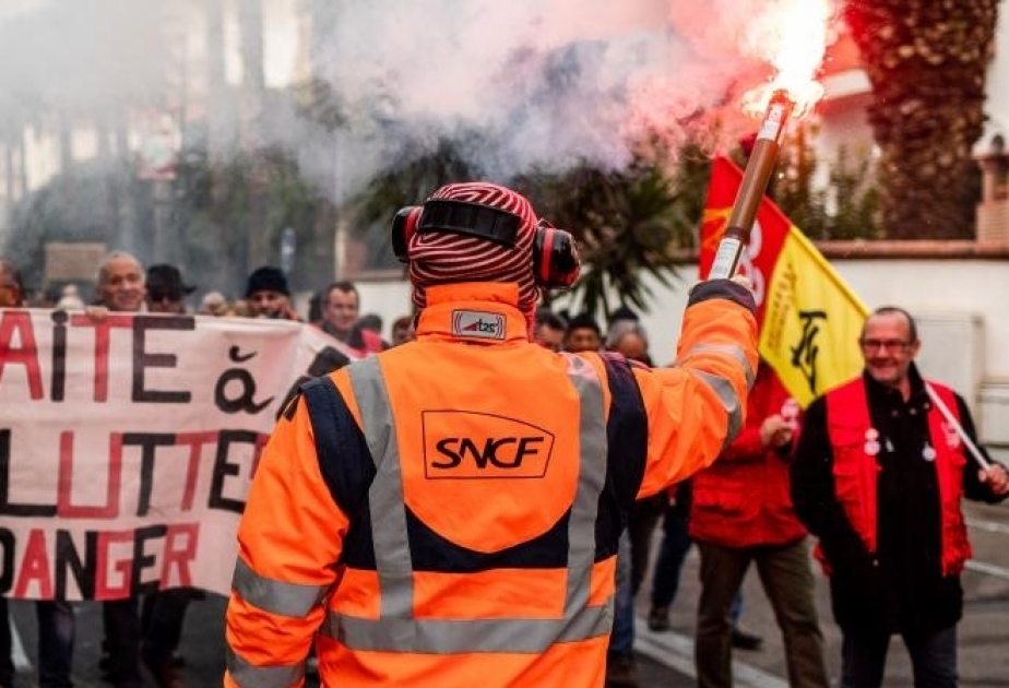 Paris: les manifestations contre la réforme des retraites continuent