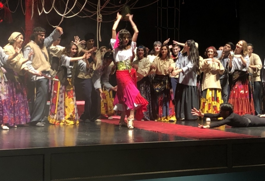Musiqili Teatr “Paris Notr-Dama ithaf”ı yenidən göstərib