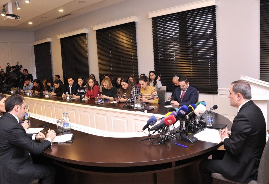 Ceyhun Bayramov: Məktəbli formasının qiyməti tələb və təklif əsasında formalaşır VİDEO