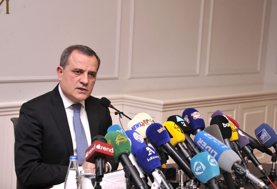 2020-2021-ci tədris ilində şagird sayı sıx olan məktəblər üçün nəqliyyat təşkil ediləcək