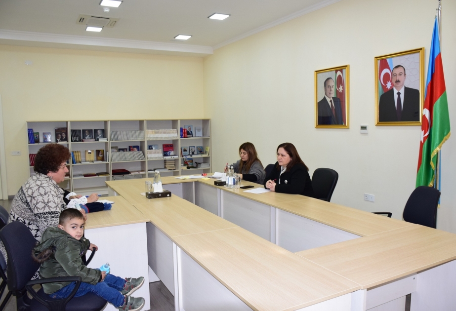 Ailə, Qadın və Uşaq Problemləri üzrə Dövlət Komitəsinin sədr müavini Naftalanda vətəndaşları qəbul edib
