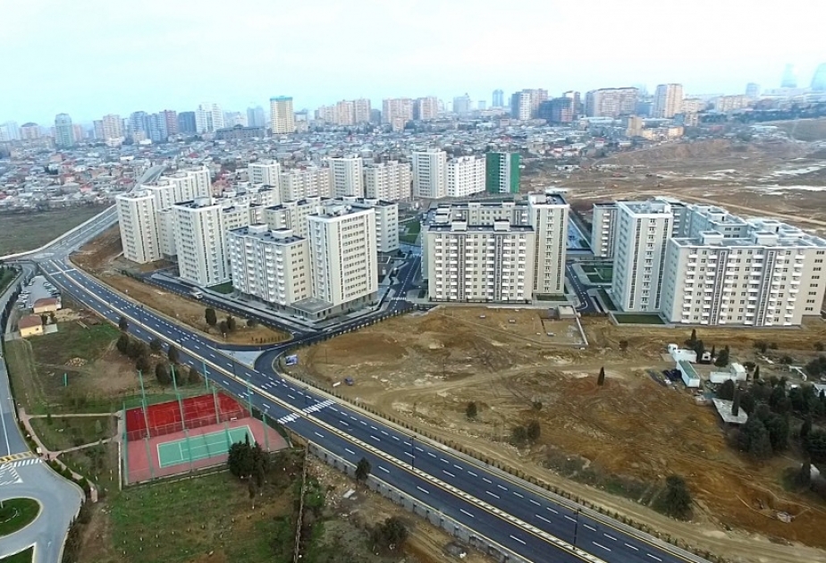 “Sovetski” sakinləri Yasamal Yaşayış Kompleksindən ayrılmış mənzillərinə köçməyə başlayıblar