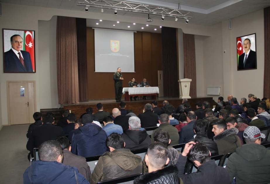 Xüsusi təyinatlı təhsil müəssisələrinə qəbulla bağlı bölgələrdə görüşlər keçirilir