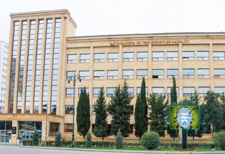 Ekologiya və Təbii Sərvətlər naziri və müavini vətəndaşları qəbul ediblər