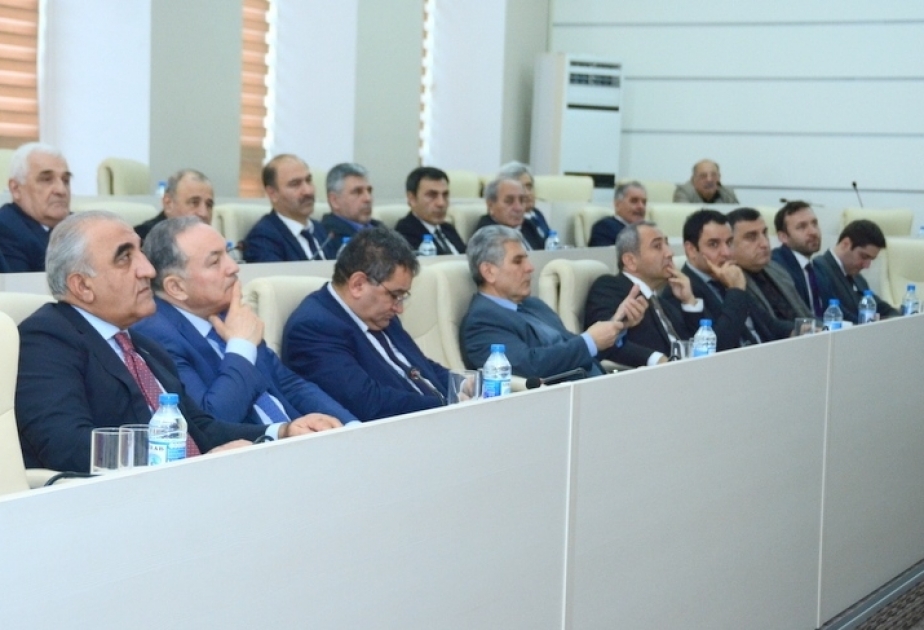 UNEC-də virtual reallığın təhsildə tətbiqinə dair təqdimat olub