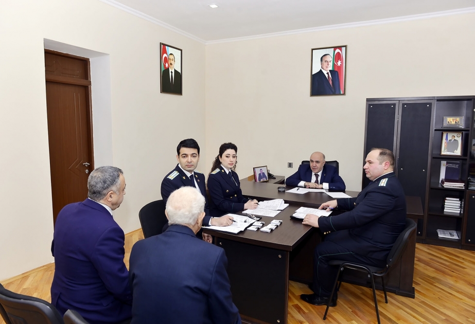 Baş prokuror Qobustan rayonunda vətəndaşları qəbul edib