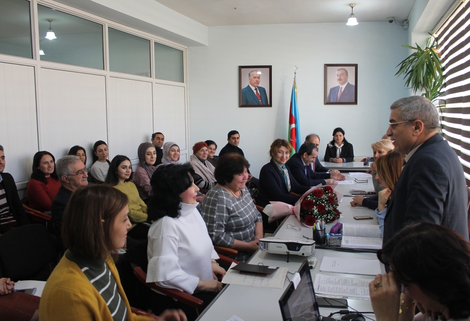 Dərsliklərin məzmun, dil və yazı üslubu müzakirə olunub