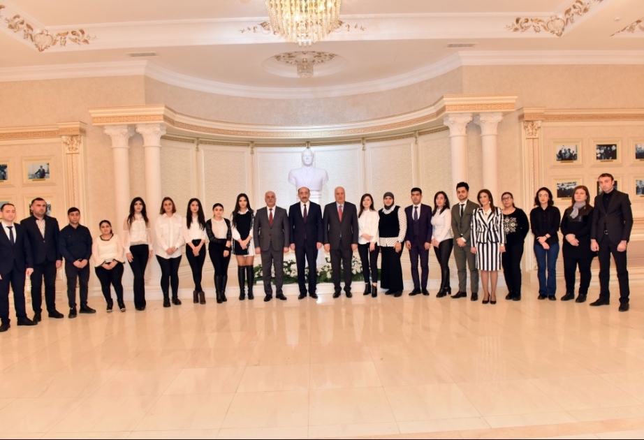 Əbülfəs Qarayev Sumqayıtda bir sıra mədəniyyət ocaqlarının fəaliyyəti ilə tanış olub