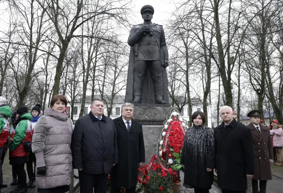 В Вилейке прошел митинг-реквием, посвященный 110-летию дважды Героя Советского Союза Ази Асланова