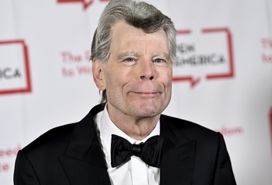 Stephen King se quejó en Facebook y abandonó...