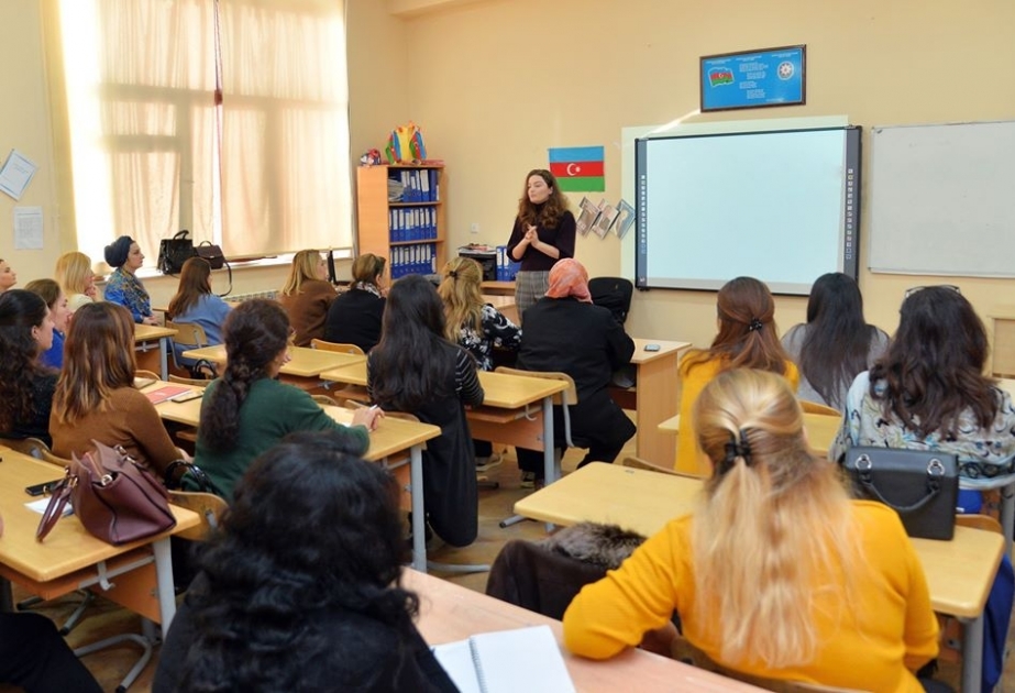 Psixoloq və direktor müavinləri üçün təlimlərə başlanılıb