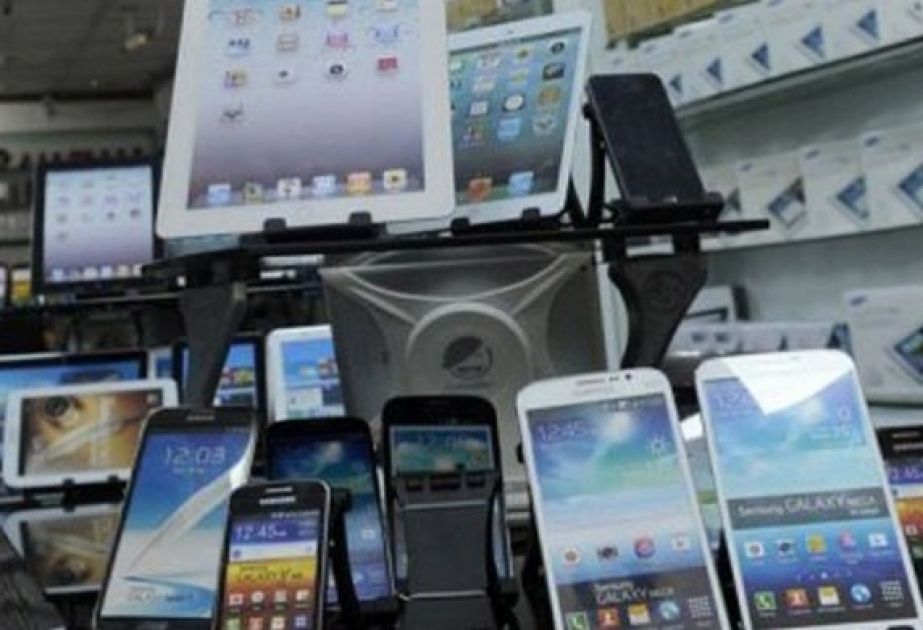 Mağazadan pul və mobil telefonlar oğurlamaqda şübhəli bilinən şəxs yaxalanıb