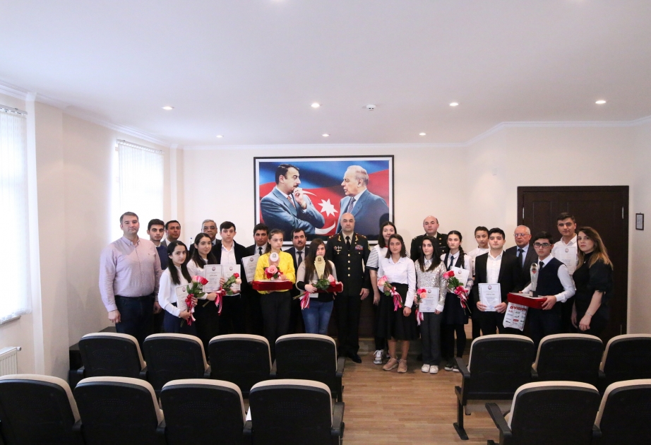Səfərbərlik və Hərbi Xidmətə Çağırış üzrə Dövlət Xidməti hekayə müsabiqəsinin qaliblərini mükafatlandırıb