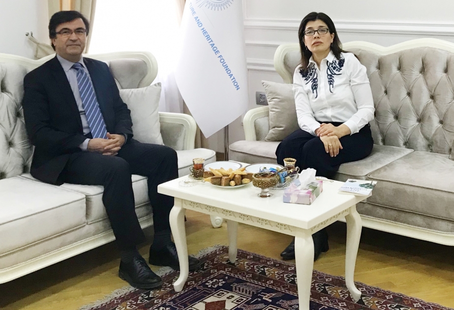 Avrasiya Yazarlar Birliyinin sədri Beynəlxalq Türk Mədəniyyəti və İrsi Fondunu ziyarət edib