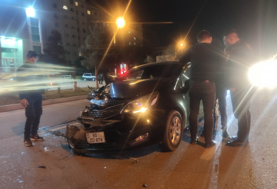 В центре Сумгайыта столкнулись два автомобиля