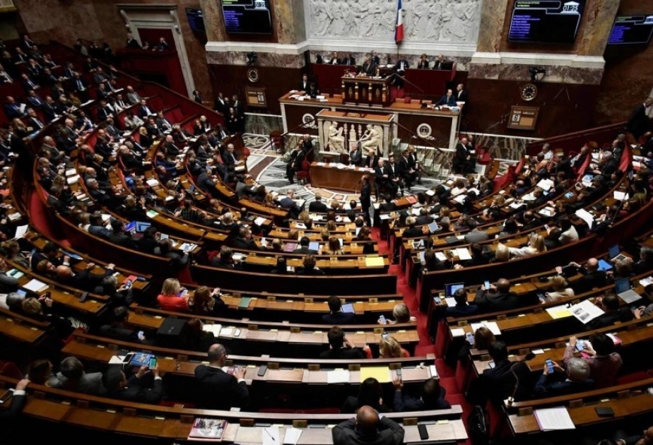 Fransada Milli Assambleyaya təqdim olunan islahat layihəsinə rekord sayda dəyişiklik edilməsi təklif edilib
