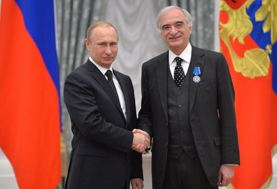 Vladimir Putin ha felicitado al embajador de Azerbaiyán en Rusia por 75º cumpleaños