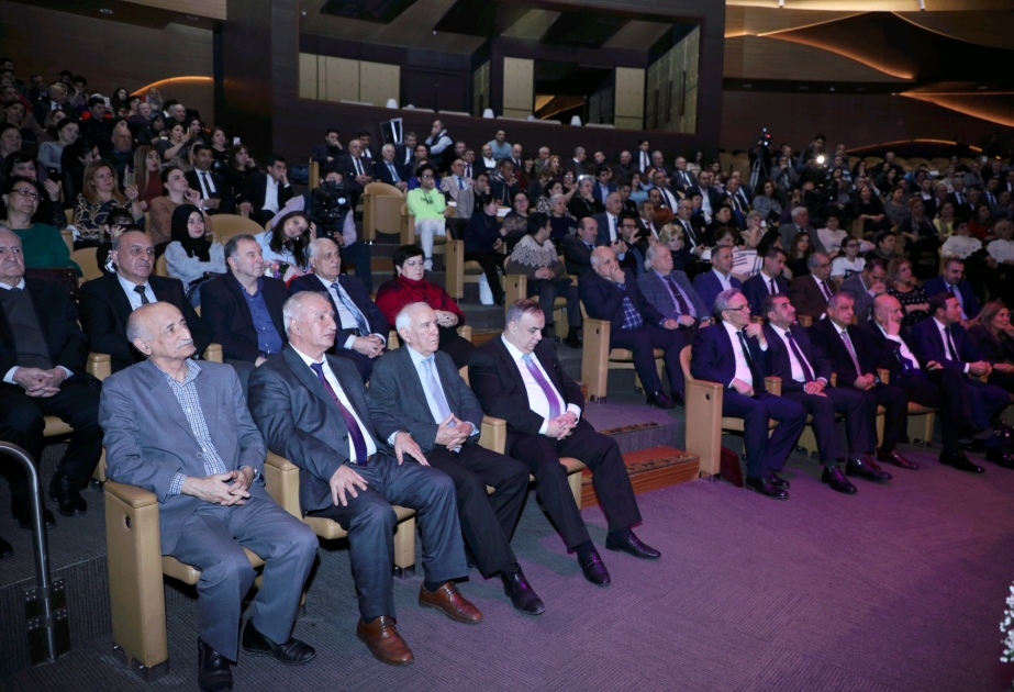 Muğam Mərkəzində şair-publisist Gülhüseyn Kazımlının yaradıcılıq gecəsi keçirilib