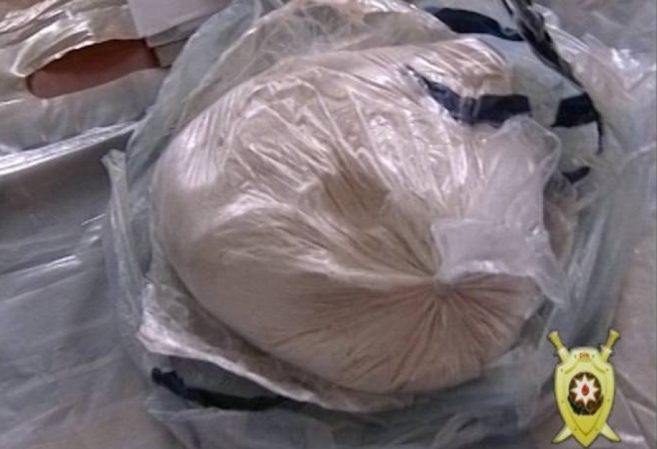 Narkotik vasitə ilə tutulmuş şəxsin evindən bir kiloqramdan çox heroin aşkarlanıb