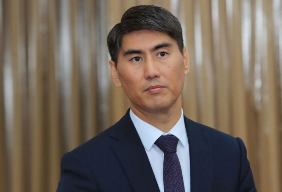 Titular de Exteriores de Kirguistán visita Azerbaiyán