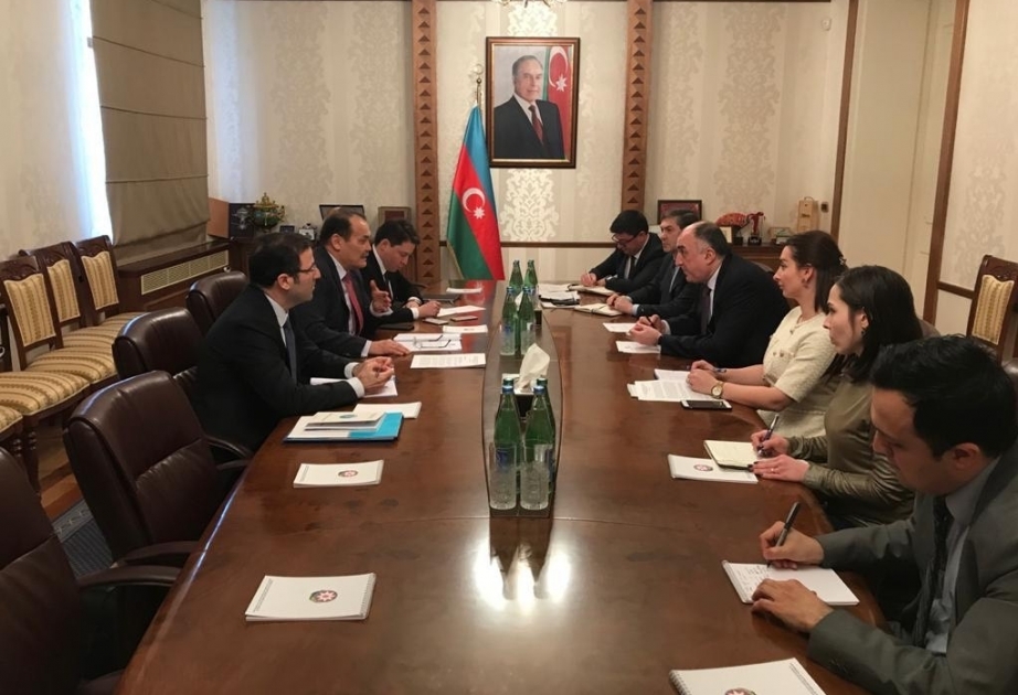 Le ministre azerbaïdjanais des Affaires étrangères rencontre le secrétaire général du Conseil de coopération des Etats turcophones