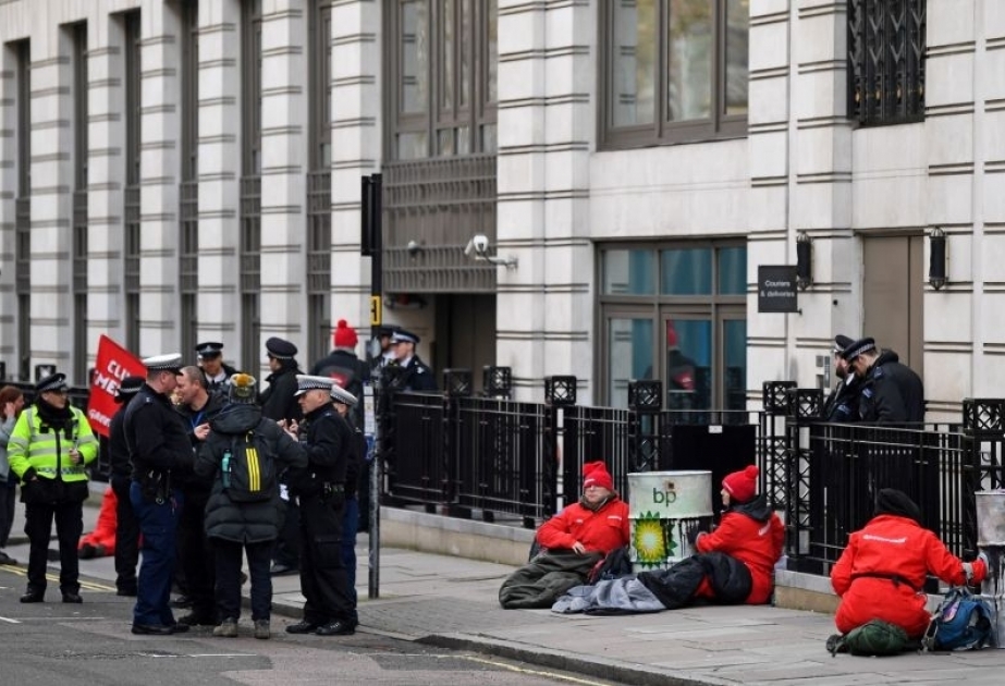 Londres : des éco-activistes ont bloqué le siège de BP