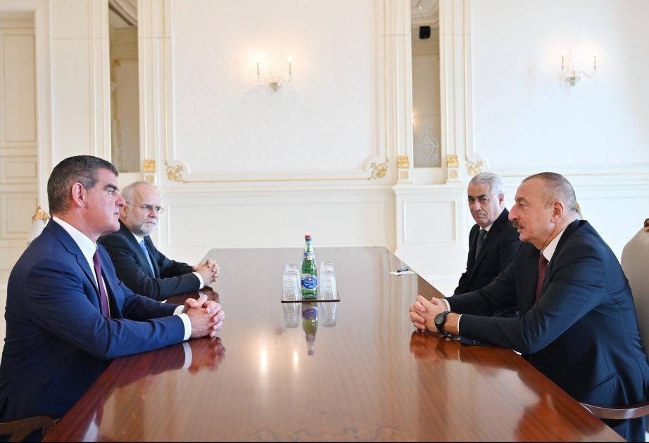 Prezident İlham Əliyev “Stadler Rail AG” şirkətinin Direktorlar Şurasının sədrini qəbul edib YENİLƏNİB VİDEO