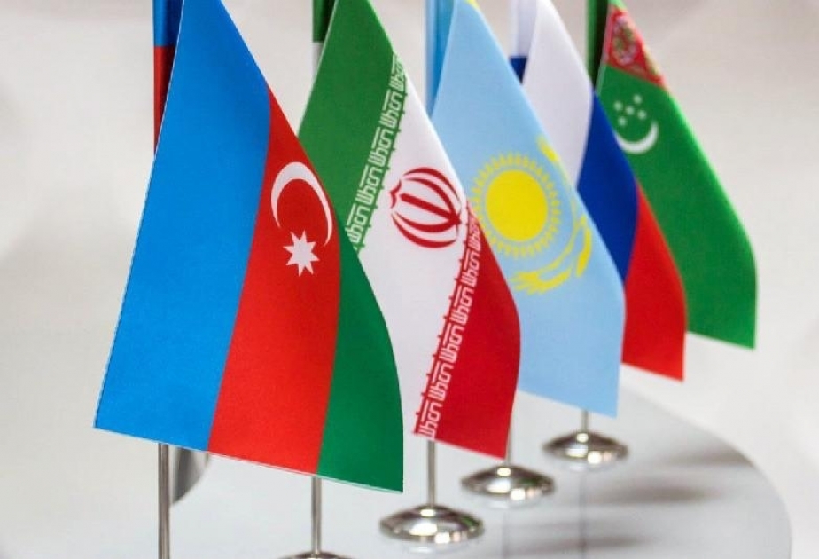 Delegación azerbaiyana asiste a la reunión en Asjabat
