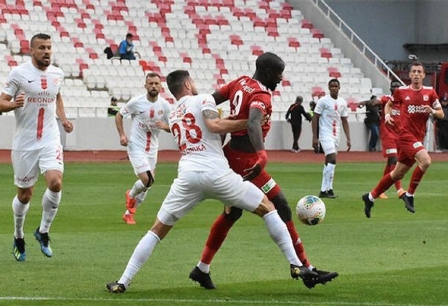 Türkiyə kuboku: “Antalyaspor”-“Sivasspor” matçında hesab açılmayıb