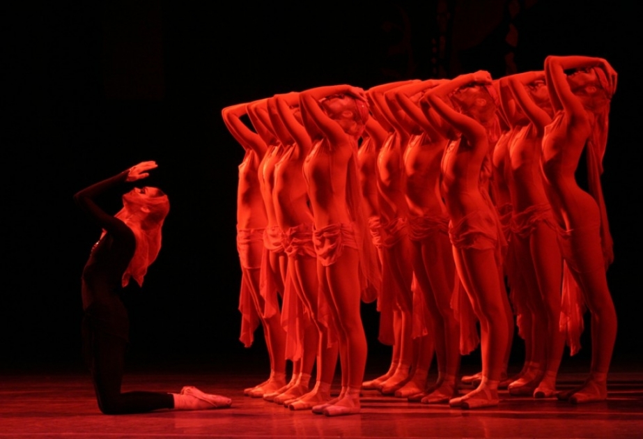 “Məhəbbət əfsanəsi” baleti Sankt-Peterburq Dövlət Akademik Mariya Teatrının səhnəsində