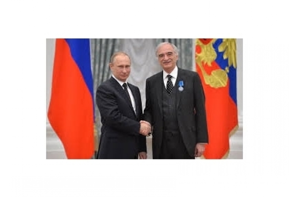 俄罗斯总统为阿塞拜疆驻俄罗斯大使授予总统荣誉证书