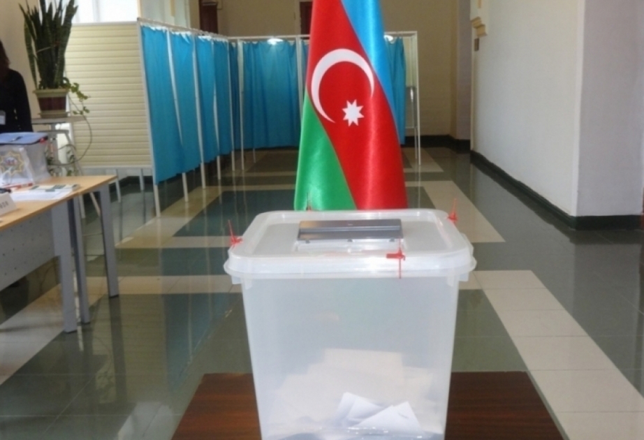 فتح مراكز الاقتراع أبوابها في الانتخابات البرلمانية في أذربيجان