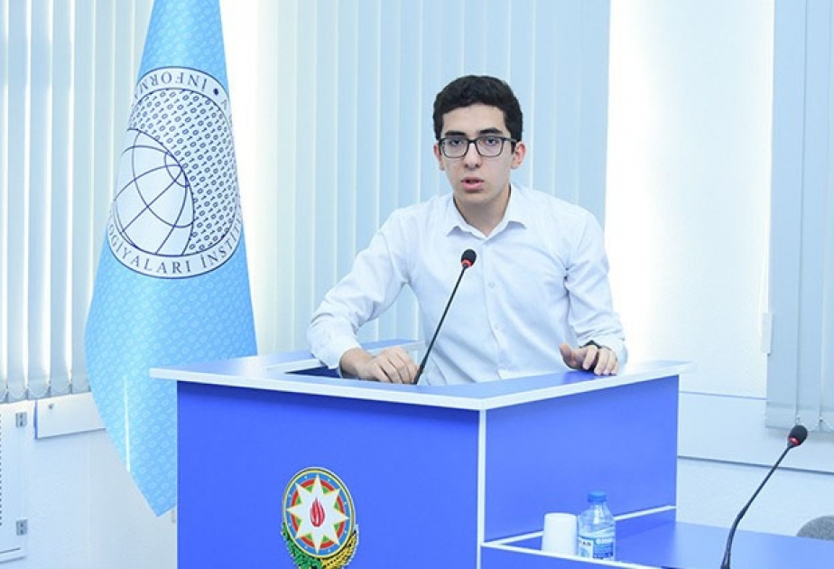 Akademik Zərifə Əliyeva adına liseyin şagirdi hazırladığı yeni robotu təqdim edib