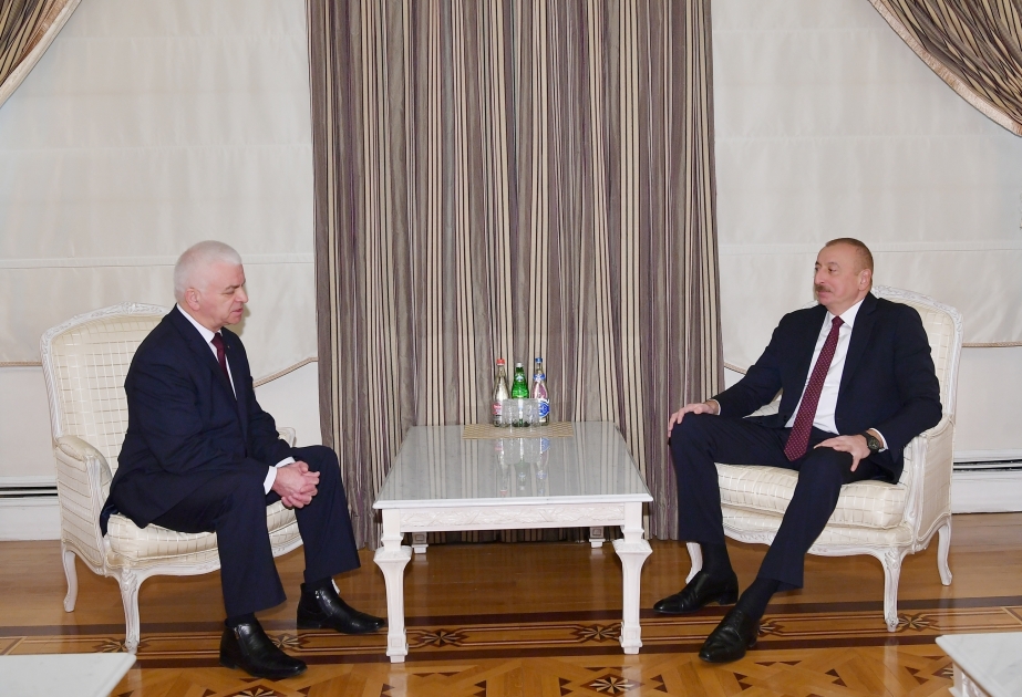 Ilham Aliyev recibe al jefe de la misión de observación de la CEI