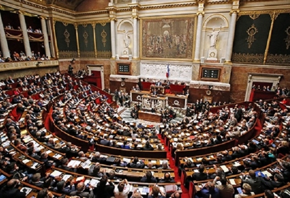 Fransada pensiya haqqında qanun layihəsi Milli Assambleyada müzakirə olunmadan da qəbul edilə bilər