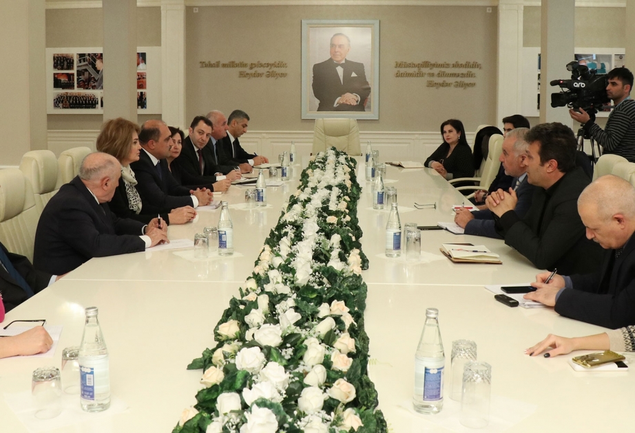 Təhsil Nazirliyi: İctimai Şurada məktəbli formalarına dair müzakirələr aparılıb