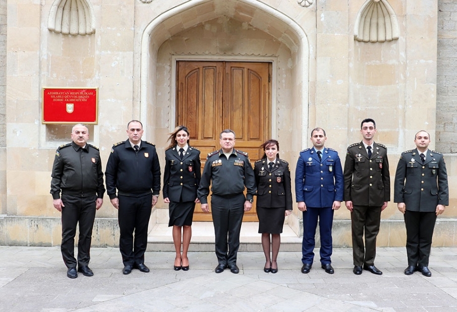 Hərbi Akademiyada ingilis dili üzrə müəllim hazırlığı kursunun dinləyicilərinin buraxılış mərasimi keçirilib