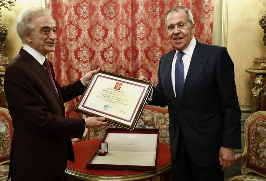 Sergey Lavrov Rusiya Prezidentinin Fəxri Fərmanını Polad Bülbüloğluna təqdim edib