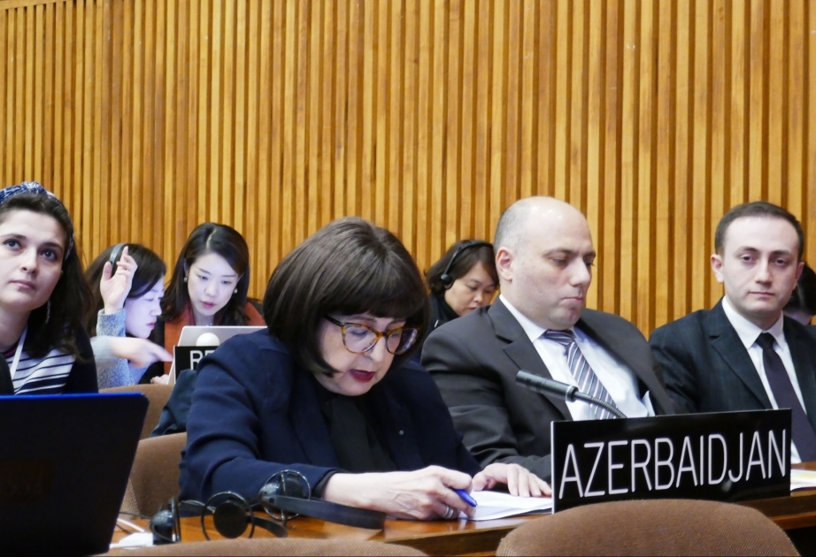 En la sesión de la UNESCO se discuten los proyectos de Azerbaiyán destinados a promover la diversidad cultural