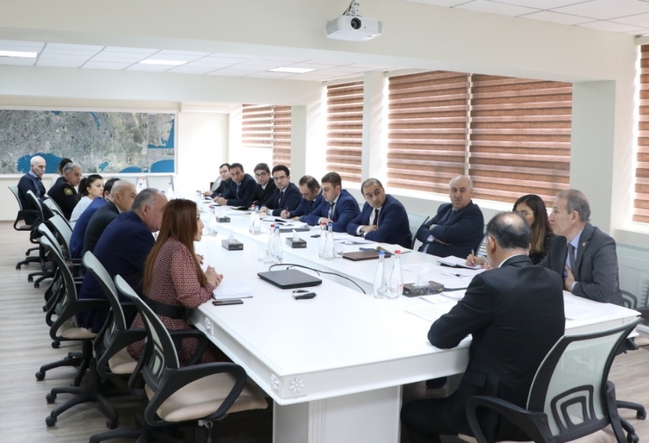 Elektromobil və hibrid avtomobillərinin istifadəsinin təşviqi mövzusunda görüş keçirilib