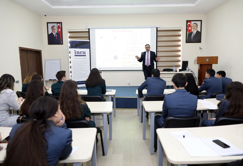 Beynəlxalq Qış məktəbində layihələrin idarə olunması ilə bağlı təqdimat keçirilib