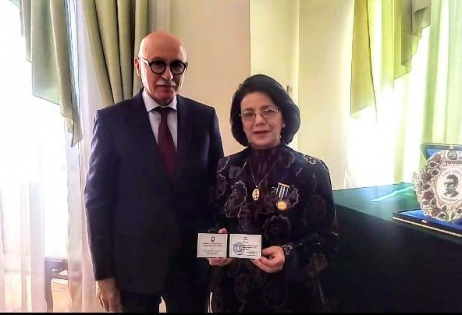 Xalq artisti Firəngiz Əlizadə Təhsil Nazirliyinin medalına layiq görülüb
