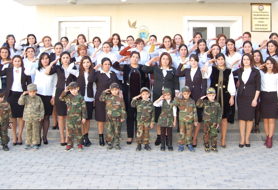 Kəlbəcərli məcburi köçkünlər “Əsgərə salam” aksiyasına qoşulublar