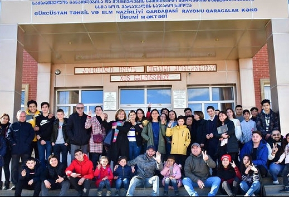 Qaracalar kənd məktəbinə gürcü dilində müxtəlif kitablar hədiyyə olunub