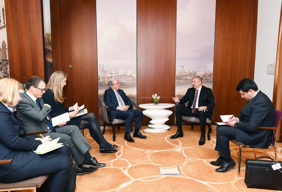 الرئيس إلهام علييف يلتقي المدير المنتدب لشؤون العمليات بالبنك الدولي