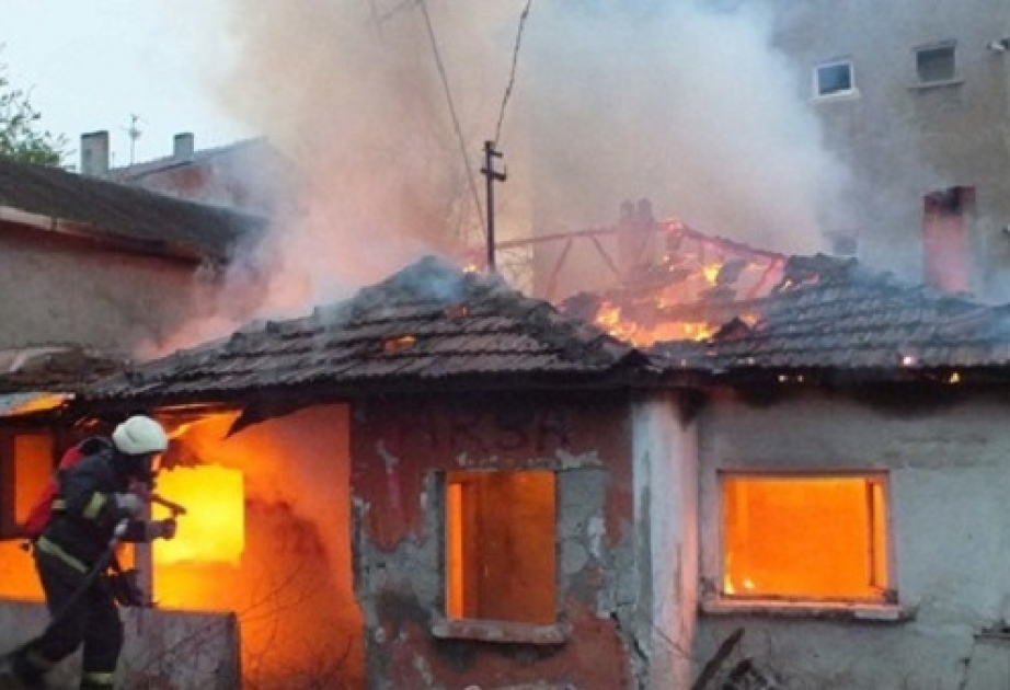 Şamaxı rayonunun İkinci Cabanı kəndində ev yanıb