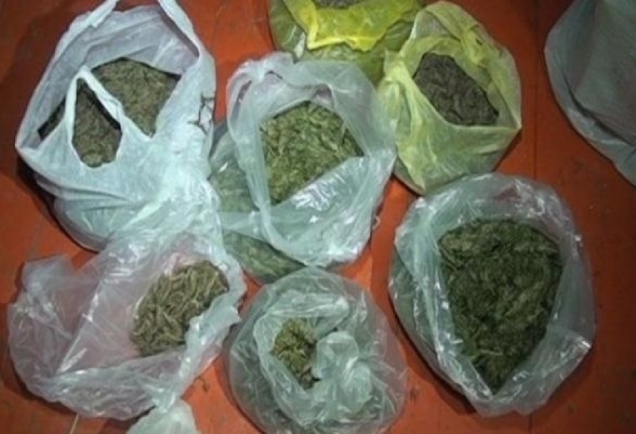 Samux rayon sakininin idarə etdiyi avtomobildən narkotik vasitə aşkarlanaraq götürülüb